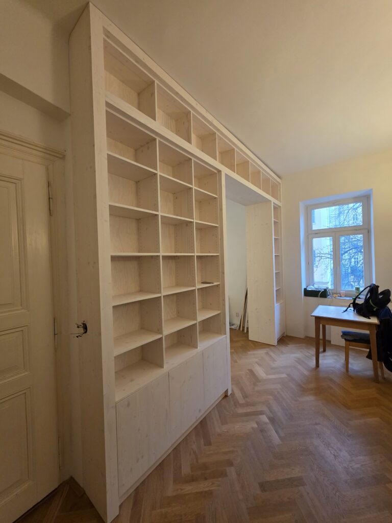 Knihovny, police a regály – foto 8