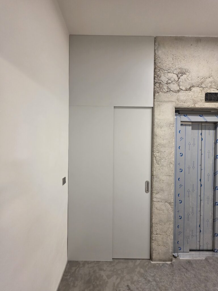 Skříně a vestavěný nábytek – foto 15